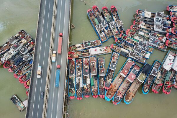 Barcos pesqueiros atracados na China
 - Sputnik Brasil