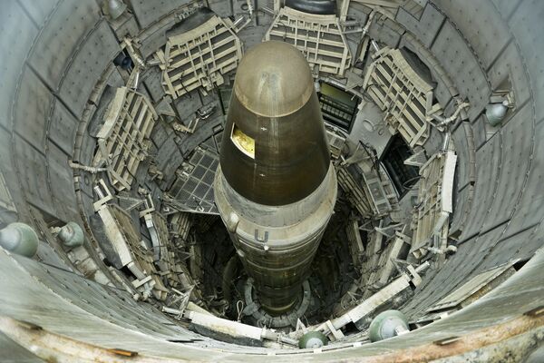 Um míssil nuclear ICBM Titan II desativado é visto em um silo no Missile Museum Titan. 12 de maio, 2015, Green Valley, Arizona - Sputnik Brasil
