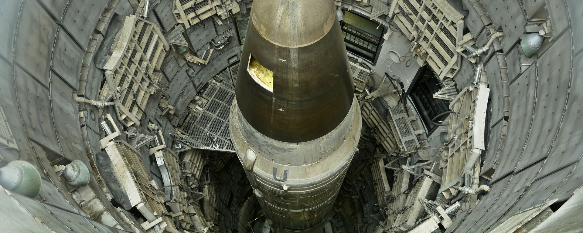Um míssil nuclear ICBM Titan II desativado é visto em um silo no Missile Museum Titan. 12 de maio, 2015, Green Valley, Arizona - Sputnik Brasil, 1920, 03.01.2022