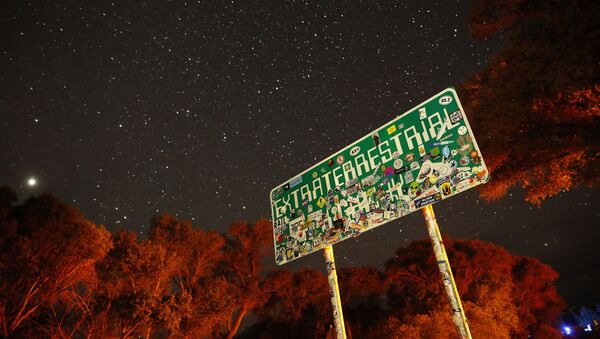 Placa da estrada no Nevada perto de Área 51 - Sputnik Brasil