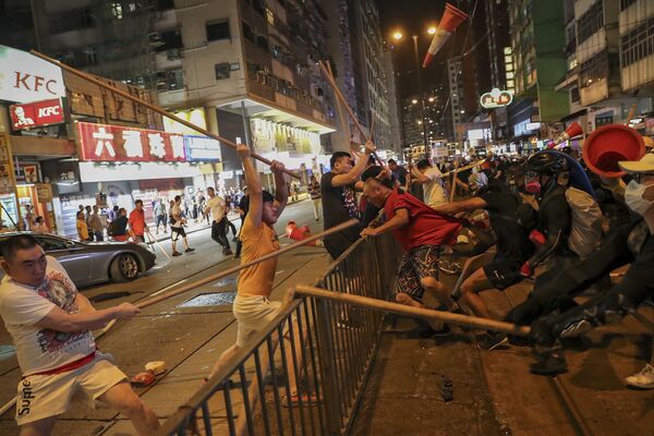 Confrontos durante protestos em Hong Kong 
 - Sputnik Brasil