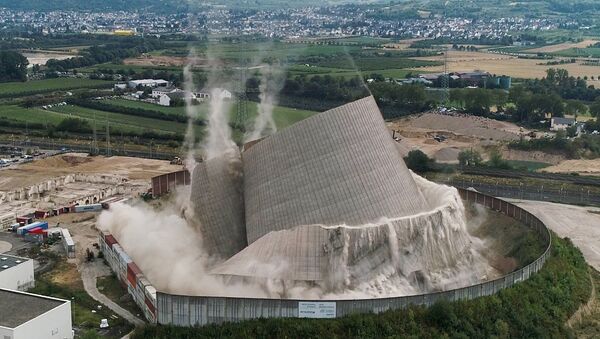 Demolição de torre de usina usina nuclear de Mulheim-Karlich - Sputnik Brasil
