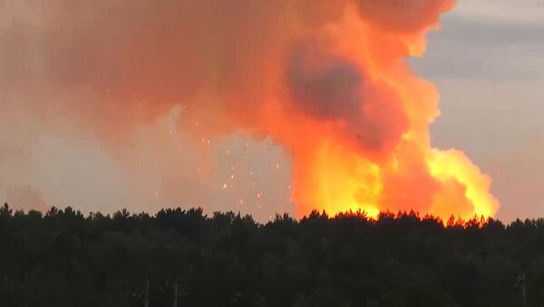 Imagem capturada de incêndio em um depósito de munições no sul da Rússia, em Kamenka, na região de Krasnoyarsk, em 5 de agosto de 2019 - Sputnik Brasil
