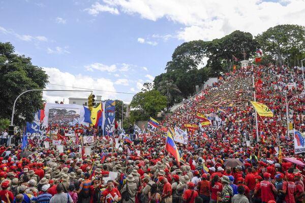 Apoiadores do governo venezuelano durante protesto contra as sanções dos EUA, em Caracas - Sputnik Brasil