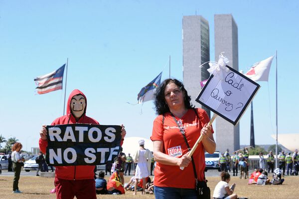 Protesto contra o governo do presidente Jair Bolsonaro em Brasília - Sputnik Brasil