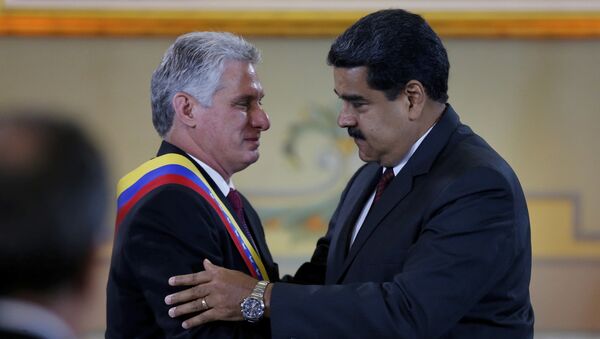 Presidente  cubano Miguel Dias-Canel, esquerda, e seu homólogo venezuelano Nicolás Maduro - Sputnik Brasil