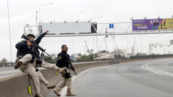 PRF faz operação na Ponte Rio-Niterói durante sequestro de ônibus, 20 de agosto de 2019.  - Sputnik Brasil