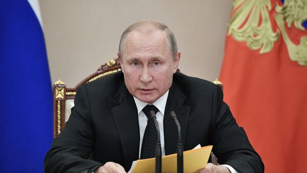 Presidente da Rússia Vladimir Putin na reunião urgente com membros do Conselho de Segurança - Sputnik Brasil