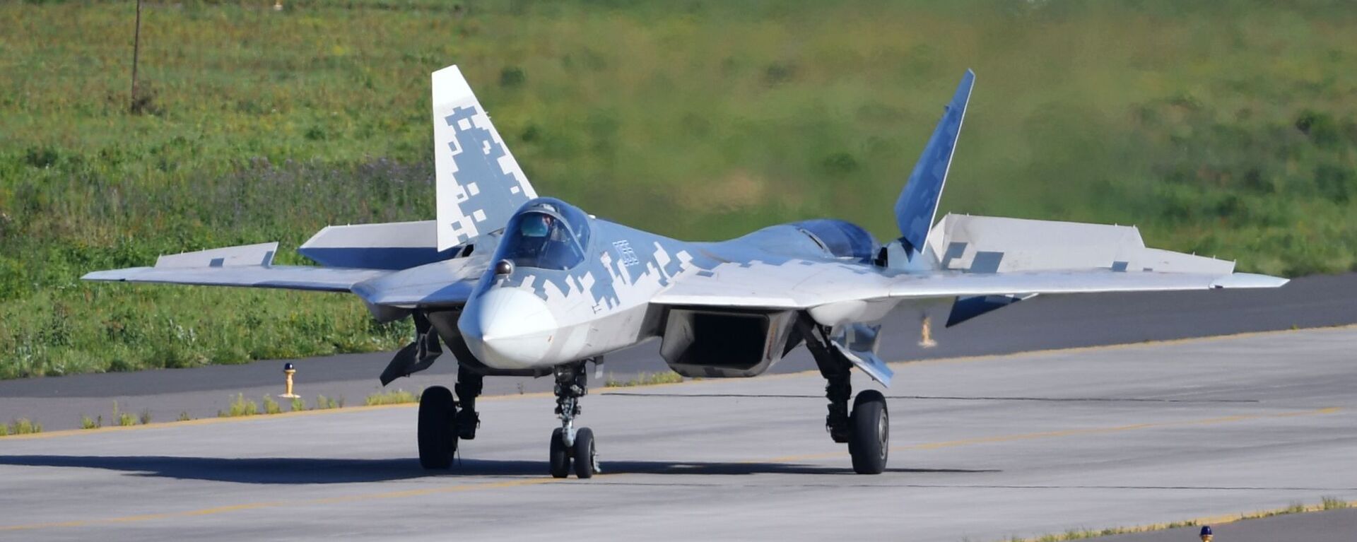 Caça Su-57 no polígono durante preparações para Salão Aeroespacial Internacional MAKS 2019 - Sputnik Brasil, 1920, 23.06.2023