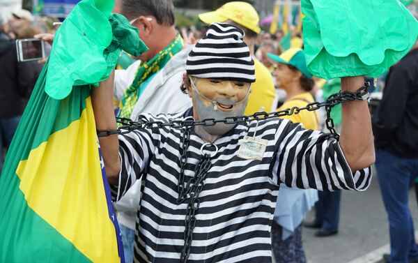 Manifestante de ato bolsonarista em Copacabana. - Sputnik Brasil