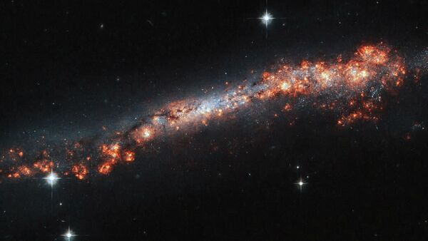 Galáxia NGC 3432 na constelação de Pequeno Leão  - Sputnik Brasil