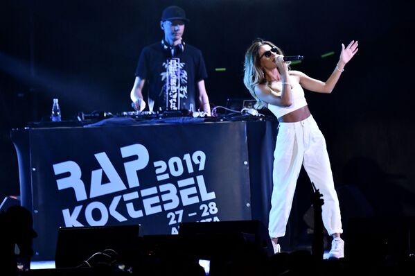 Intérprete do gênero musical hip hop Lil Kate no festival de música Rap Koktebel na Crimeia - Sputnik Brasil