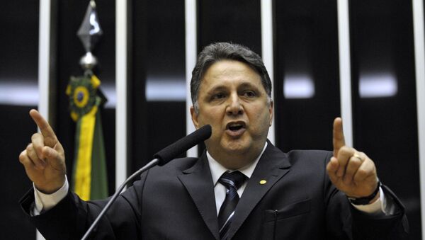 Deputado Anthony Garotinho defende o Partido da República (PR) na tribuna da Câmara dos Deputados - Sputnik Brasil