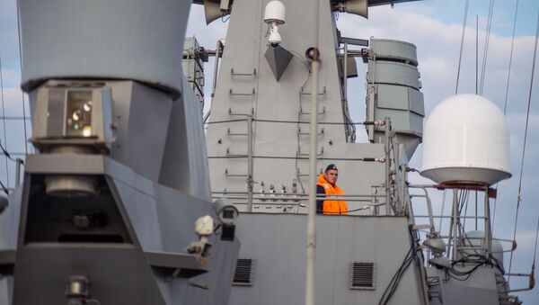 Sinaleiro na ponte de comando do navio de mísseis do projeto 21631 Orekhovo-Zuyevo durante os exercícios militares da Frota do Mar Negro e do Distrito Militar do Sul da Rússia na Crimeia - Sputnik Brasil