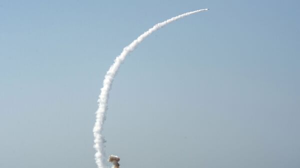 Lançamento de míssil antinavio de alta precisão Kalibr-NK a partir da corveta do projeto 21631 Vyshny Volochyok durante os exercícios militares da Frota do Mar Negro e do Distrito Militar do Sul da Rússia na Crimeia - Sputnik Brasil