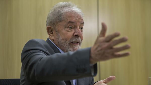O ex-presidente Lula (PT) durante entrevista exclusiva à Folha e ao jornal El País, em Curitiba, em 26 de abril de 2019 - Sputnik Brasil