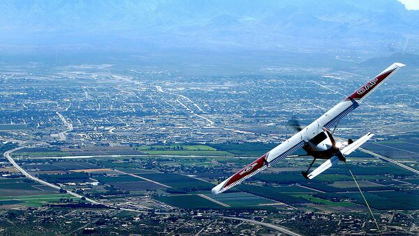 Cessna 182 voa sobre o Aeroporto Internacional Las Cruces, no estado americano de Novo México (imagem referencial) - Sputnik Brasil