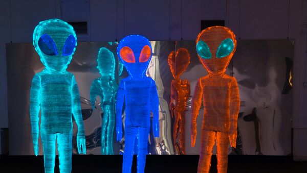 Alienígenas no Museu da Arte Contemporânea em Moscou - Sputnik Brasil