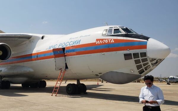 Avião russo de combate a incêndios Il-76 - Sputnik Brasil