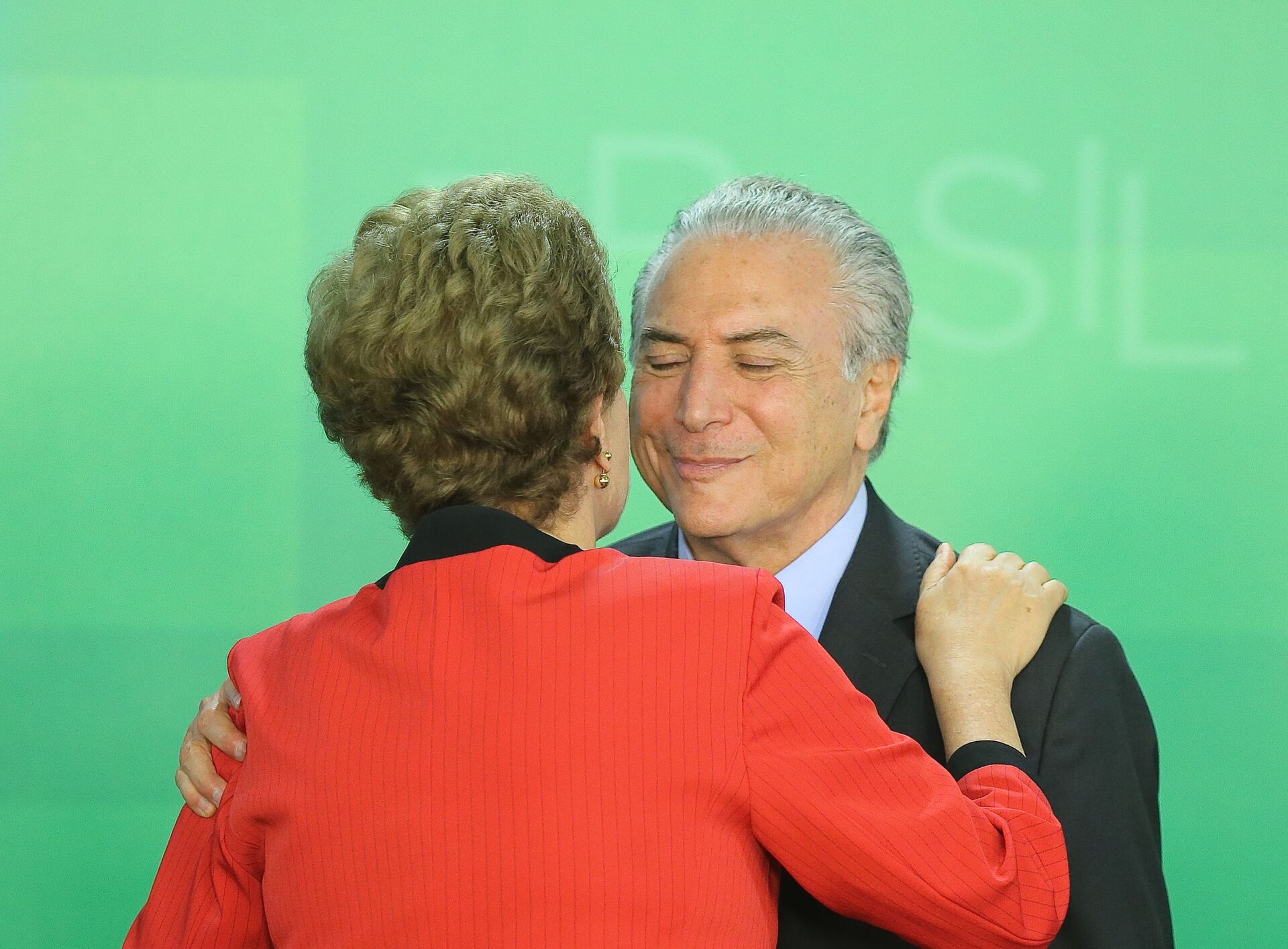 Presidente Dilma Rousseff e vice-presidente Michel Temer se encontram com lideranças políticas durante campanha do governador do Rio, Luiz Fernando Pezão, 24 de julho de 2014 - Sputnik Brasil, 1920, 09.11.2021