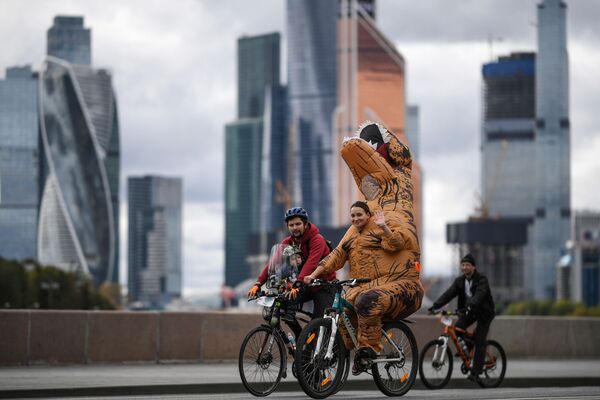 Russos participam de festival de ciclismo em Moscou, Rússia - Sputnik Brasil