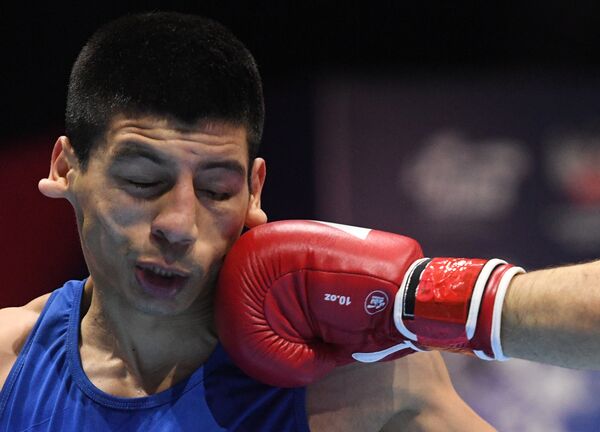 Boxeadores se enfrentam na fase final do 20º Campeonato Mundial de Boxe em Yekaterinburg, na Rússia - Sputnik Brasil