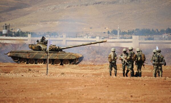 Soldados sírios e um tanque de guerra em Yafour, Síria - Sputnik Brasil