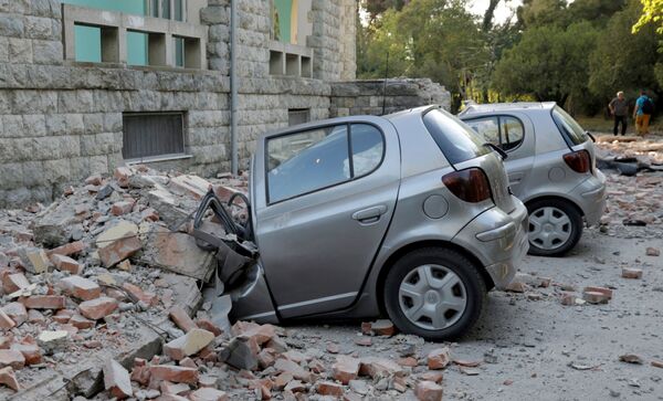 Destruição causada por terremoto em Tirana, capital da Albânia em 21 de setembro de 2019 - Sputnik Brasil