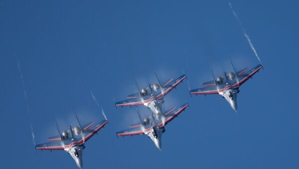 Grupo de pilotagem Russkiye Vityazi, caças Su-27 - Sputnik Brasil