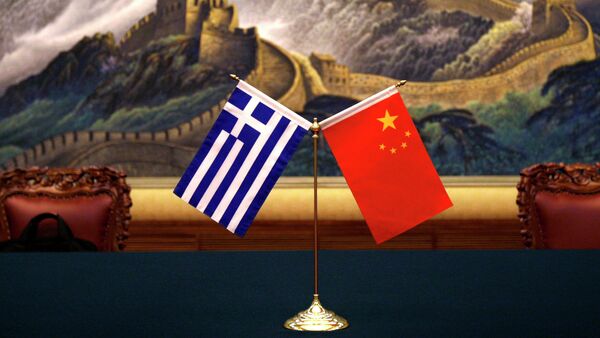 Bandeiras da Grécia e da China - Sputnik Brasil