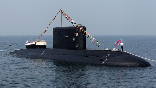 Submarino a diesel da classe Varshavyanka nas celebrações do Dia da Marinha russa em Vladivostok - Sputnik Brasil