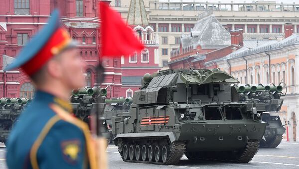 Sistema de mísseis Tor-M2 em parada militar na Praça Vermelha, em Moscou - Sputnik Brasil