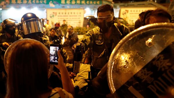 Protesto em Hong Kong, China, em 3 de outubro de 2019. - Sputnik Brasil