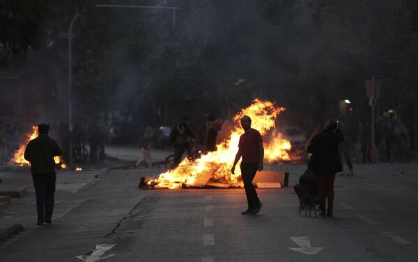 Protestos em Santiago, no Chile, 20 de outubro de 2019 - Sputnik Brasil