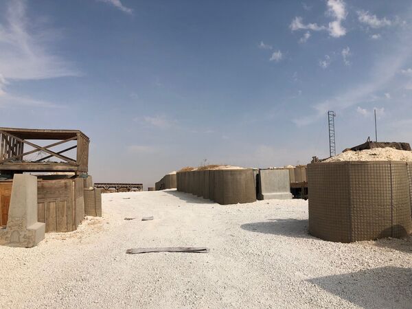 Base de coordenação aérea do Exército dos EUA abandonada em Dadat, nos arredores de Manbij, no nordeste da Síria - Sputnik Brasil