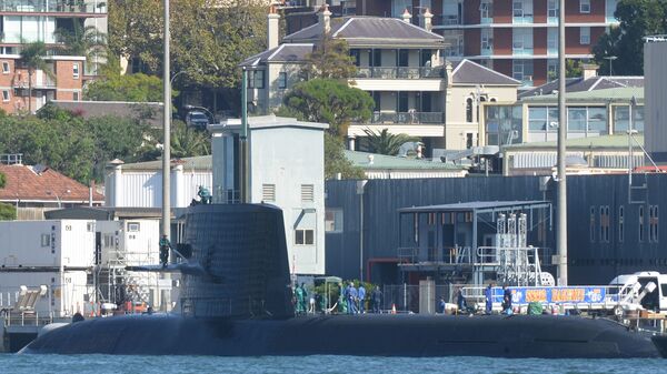 Submarino da classe Soryu Hakuryu é visto atracado na base naval de Sydney, Austrália, em 15 de abril de 2016 - Sputnik Brasil