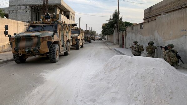 Soldados turcos na cidade fronteiriça síria de Tel Abyad - Sputnik Brasil