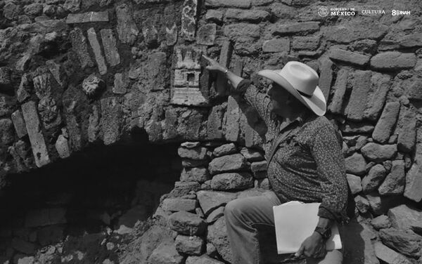 Túnel asteca encontrado por arqueólogos na Cidade do México - Sputnik Brasil