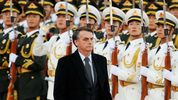 Bolsonaro durante cerimônia de recepção na China. - Sputnik Brasil