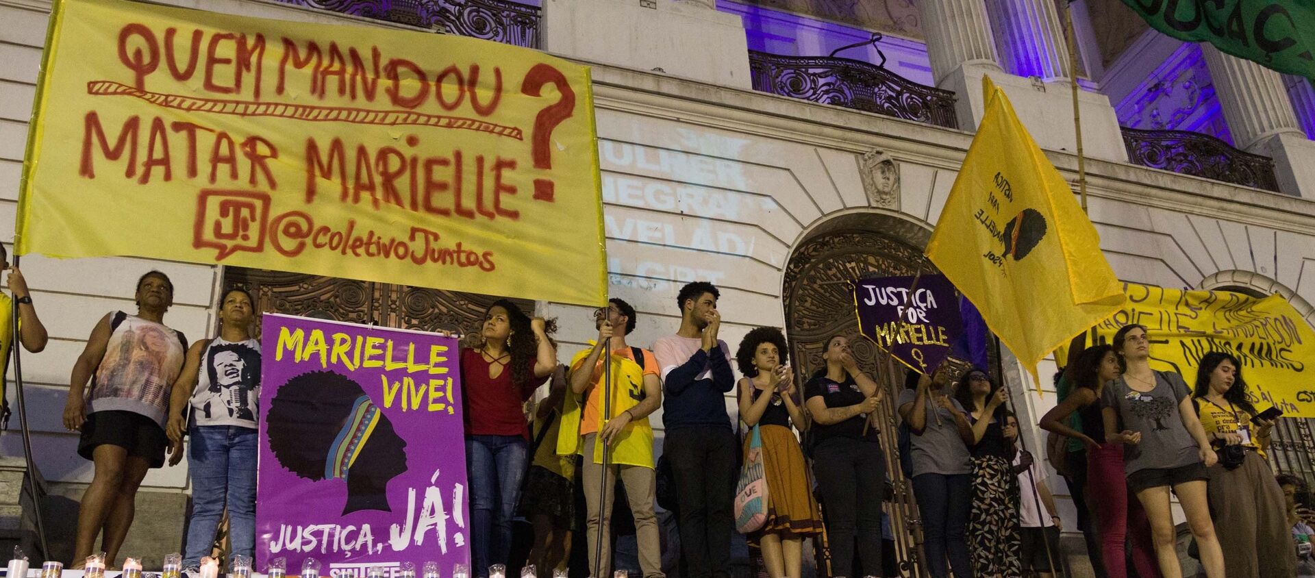 Protesto Quem Mandou Matar Marielle? no Rio de Janeiro (RJ), nesta sexta-feira (01), com presença de políticos e familiares da vereadora - Sputnik Brasil, 1920, 01.11.2019