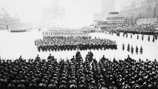 Desfile militar de 7 de novembro de 1941na Praça Vermelha - Sputnik Brasil