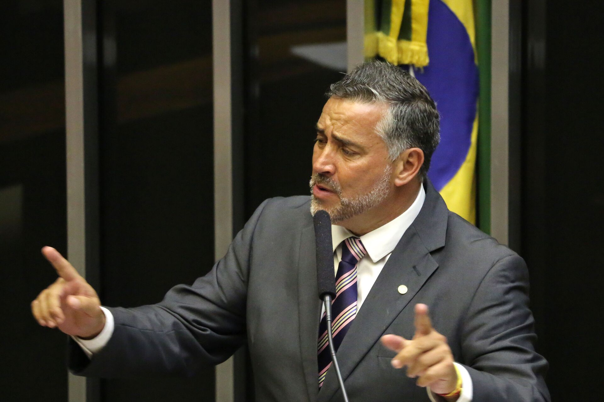 Destruição do serviço público é a base da reforma administrativa de Bolsonaro, diz deputado - Sputnik Brasil, 1920, 12.05.2021