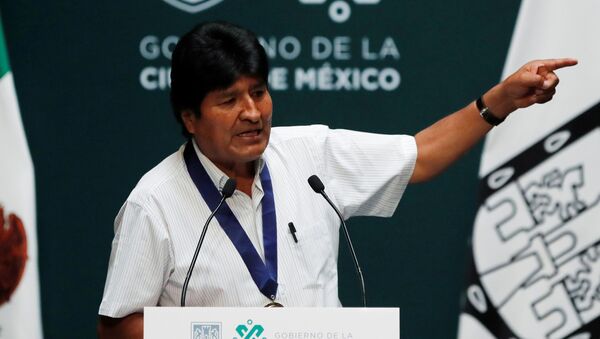 Evo Morales discursoa após receber medalha de convidado de honra do governo mexicano, em 13 de novembro de 2019 - Sputnik Brasil