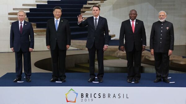 Da esquerda para a direita, os presidentes Vladimir Putin (Rússia), Xi Jinping (China), Jair Bolsonaro (Brasil) e Cyril Ramaphosa (África do Sul) e o primeiro-ministro Narendra Modi (Índia), durante encontro do BRICS em 2019, no Palácio Itamaraty, em Brasília (DF) - Sputnik Brasil