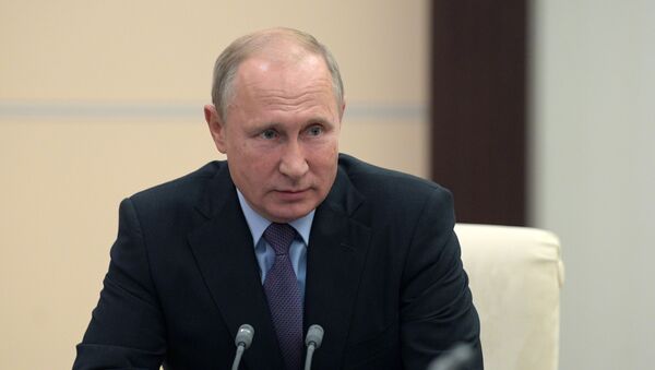 Presidente russo Vladimir Putin realiza reunião com membros permanentes do Conselho de Segurança da Rússia - Sputnik Brasil