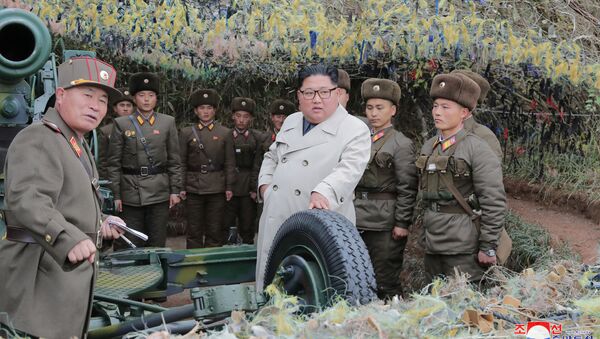  Líder norte-coreano Kim Jong Un visitando a posição defensiva de Changrindo - Sputnik Brasil