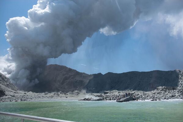 Vulcão entra em erupção em ilha neozelandesa - Sputnik Brasil