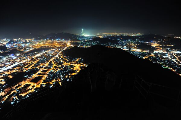 Meca é observada de cima da montanha Jabal-Аl-Noor, Arábia Saudita - Sputnik Brasil