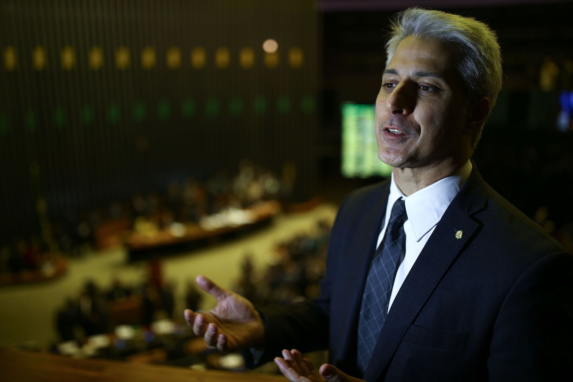O deputado Alessandro Molon durante seu discurso na Câmara dos Deputados, em Brasília, em 18 de maio de 2017. - Sputnik Brasil, 1920, 06.07.2022