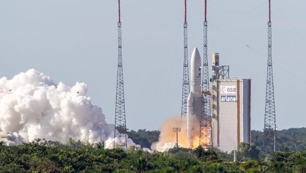 Lançamento de foguete Ariane 5 com satélites de comunição na base de Kourou, na Guiana Francesa, em agosto de 2019 - Sputnik Brasil